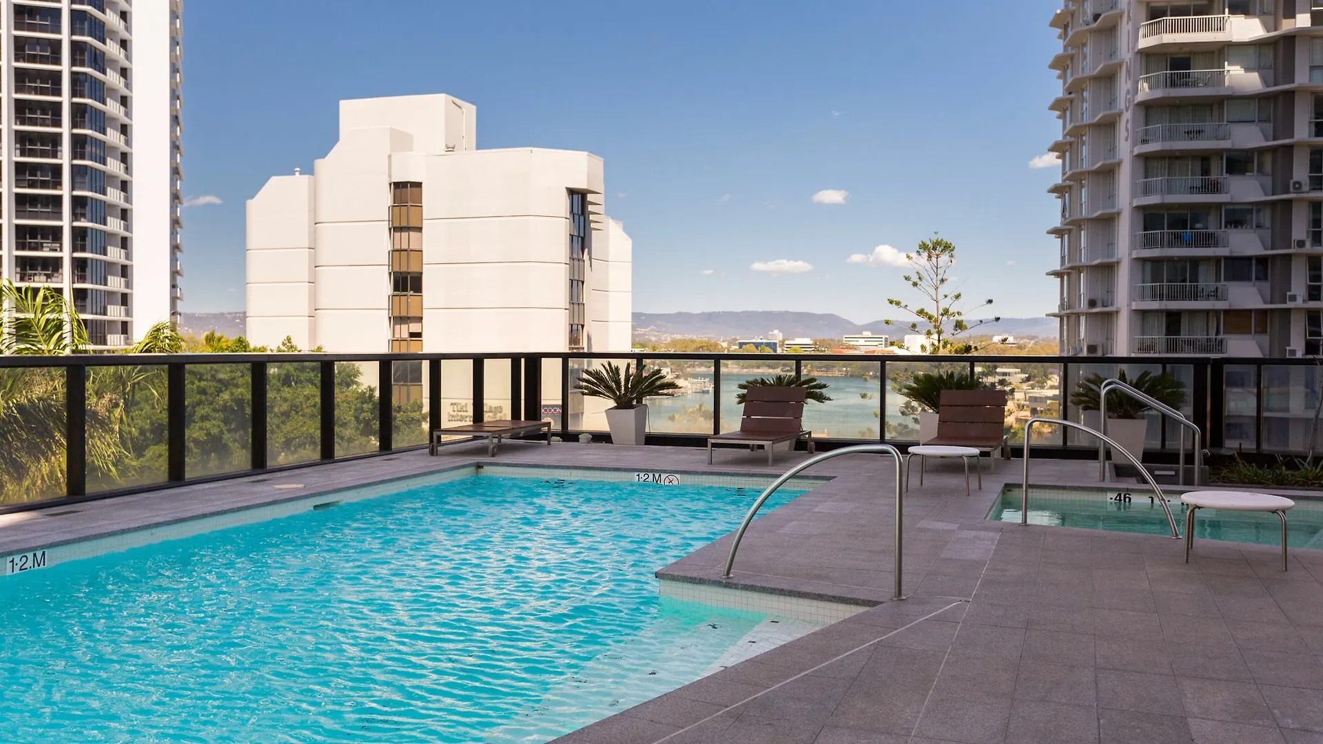 Holiday Holiday Circle On Cavill Gold Coast Apartment